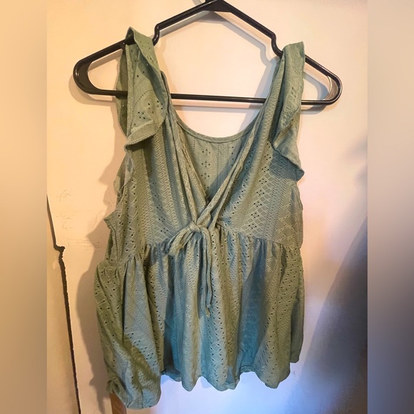 Summer top - Picture 1 of 2